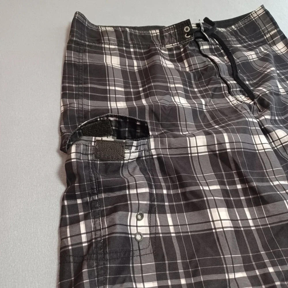 Mossimo Supply Co Mens Plaid‎ Board Shorts Black White Size 38 Cargo Pocket Swim